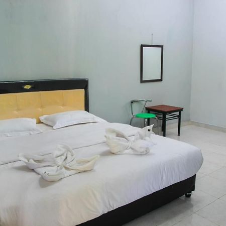 Pondok Wisata Dan Restoran Elim Waingapu Dış mekan fotoğraf