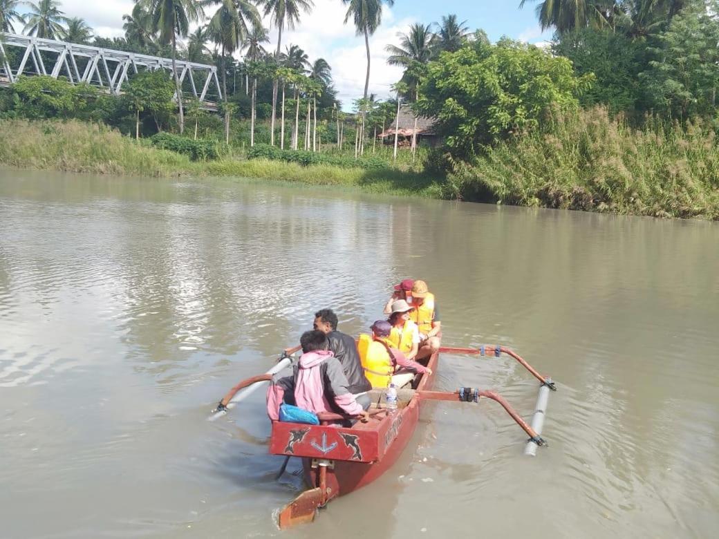 Pondok Wisata Dan Restoran Elim Waingapu Dış mekan fotoğraf