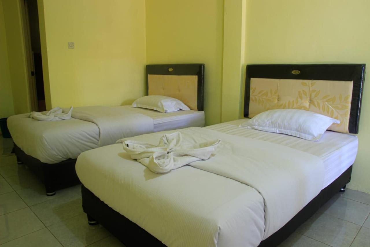 Pondok Wisata Dan Restoran Elim Waingapu Dış mekan fotoğraf