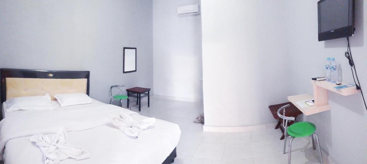 Pondok Wisata Dan Restoran Elim Waingapu Dış mekan fotoğraf